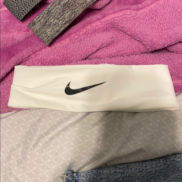 nike headbands - Picture 2 of 6